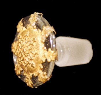 E_B0049A.jpg - Bottega messinese, Tappo di Ampollina 1/2, vetro e metallo dorato, sec. XIX.