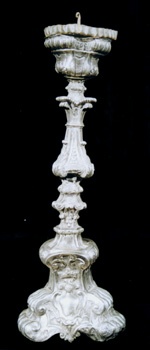 E_B0084A.jpg - Bottega palermitana, Candeliere, argento lavorato a sbalzo, sec. XVIII.
