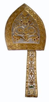 E_B0090A.jpg - Manifattura siciliana, Mitria con stemma vescovile, ricami con fili d'oro su seta, 1823-1831.