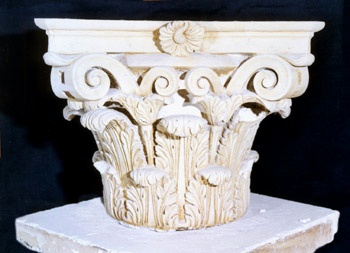 E_B0122A.jpg - Ambito messinese, Capitello 2/2, scultura in pietra, sec. XIX.