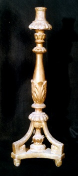 E_B0195a.jpg - Bottega siciliana, Candeliere, legno inciso e dorato, fine sec. XIX.