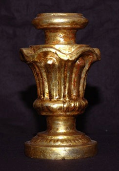 E_B0263A.jpg - Bottega siciliana, Candeliere 1/2, legno inciso e dorato, sec. XVIII.