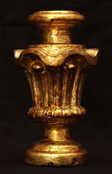 E_B0264A.jpg - Bottega siciliana, Candeliere 2/2, legno inciso e dorato, sec. XVIII.